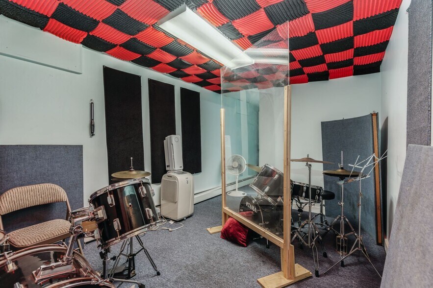 More Photos Of 377 Main St, Center Moriches Storefront Retail Office For Sale