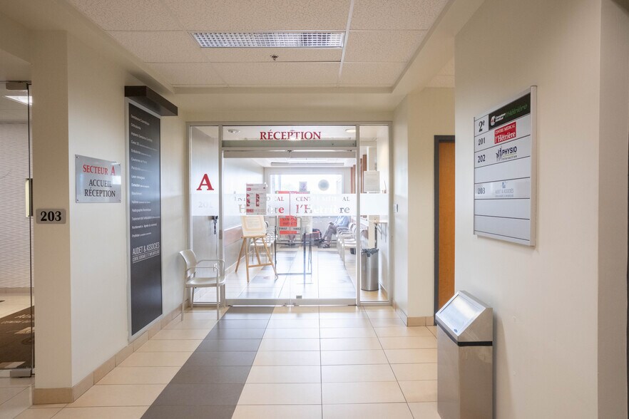 More Photos Of 3520 Rue De L'hetriere, Saint-Augustin-de-Desmaures Medical For Lease