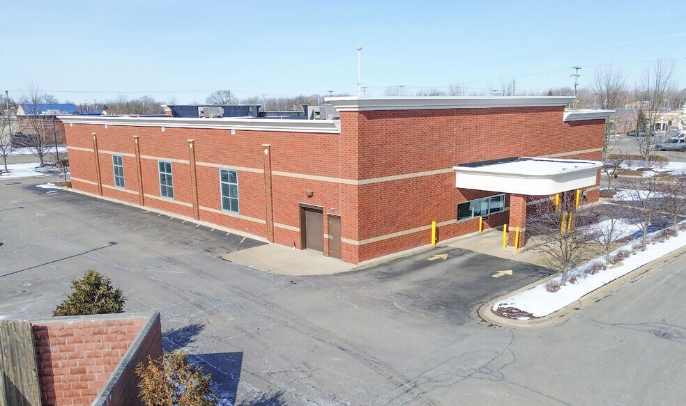 More Photos Of 1020 E Hill Rd, Grand Blanc Freestanding For Lease