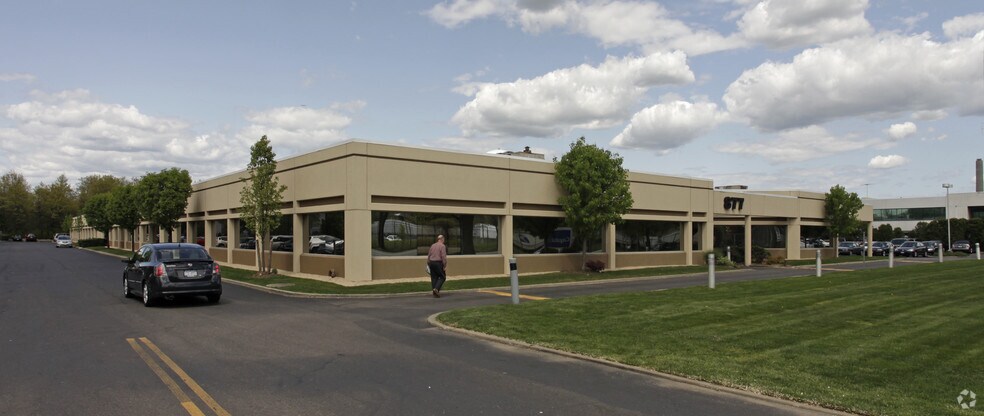 Primary Photo Of 877 Stewart Ave, Garden City Medical For Lease