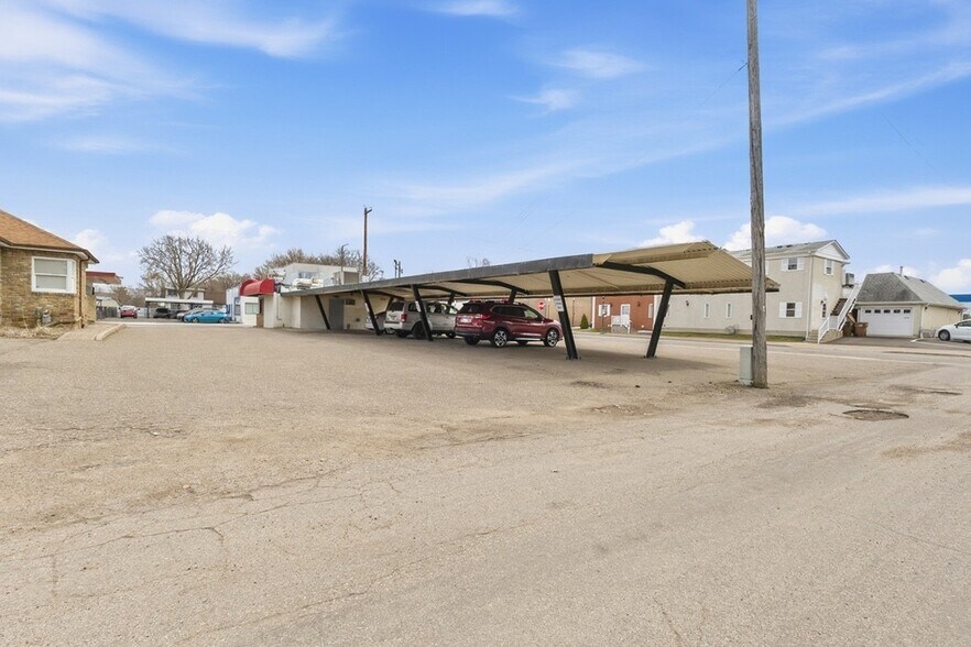 More Photos Of 1409 Arcade St, Saint Paul Restaurant For Sale