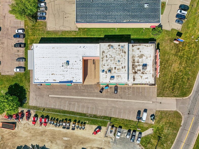 More Photos Of 2401 Highway 13 W, Burnsville Warehouse For Sale