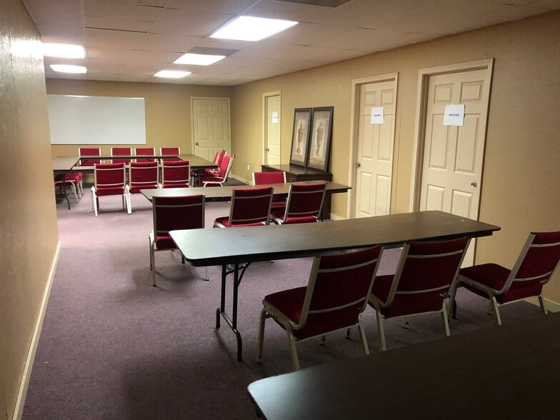 More Photos Of 787 Paden Dr, Lawrenceville Religious Facility For Lease