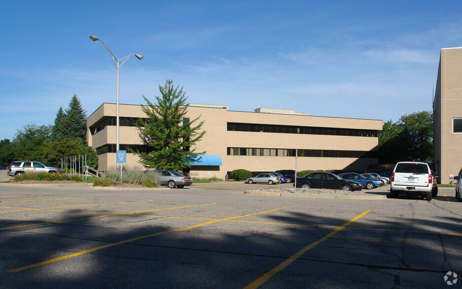 More Photos Of 2815 Pennsylvania Ave, Lansing Medical For Sale