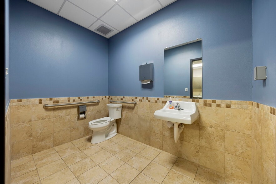 More Photos Of 23607 US HWY 27, Lake Wales Medical For Lease