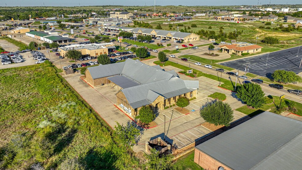 More Photos Of 126 S Ranch House Rd, Willow Park Medical For Sale