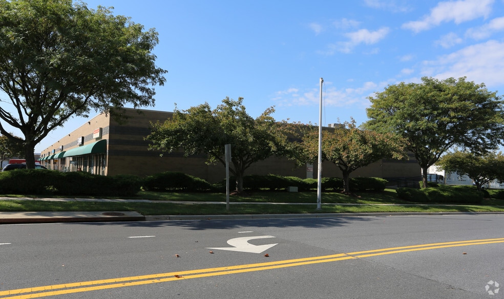 More Photos Of 7510-7606 Rickenbacker Dr, Gaithersburg Warehouse For Lease