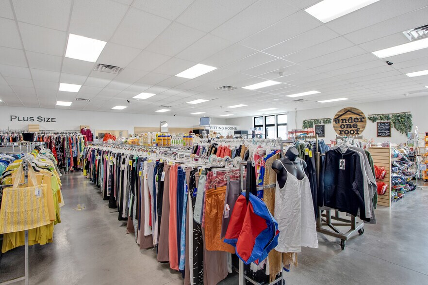 More Photos Of 13394 Broadway St, Alden Freestanding For Sale