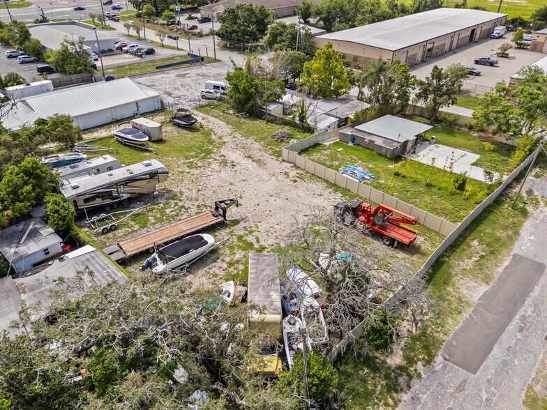 More Photos Of 4349 Louis Ave, Holiday Warehouse For Sale