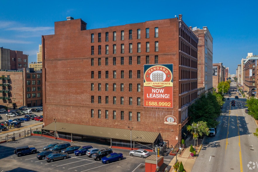 Primary Photo Of 1114-1116 Washington Ave, Saint Louis Apartments For Lease