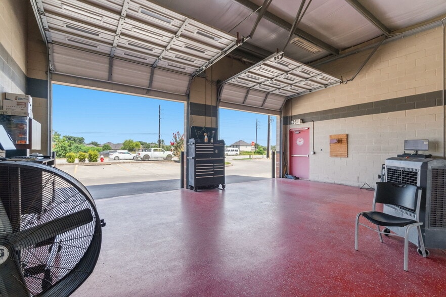 More Photos Of 2858 Treaschwig Rd, Houston Carwash For Sale