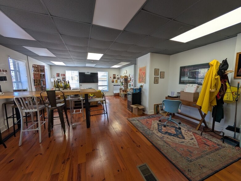 More Photos Of 201 S Izard St, Little Rock Office For Sale