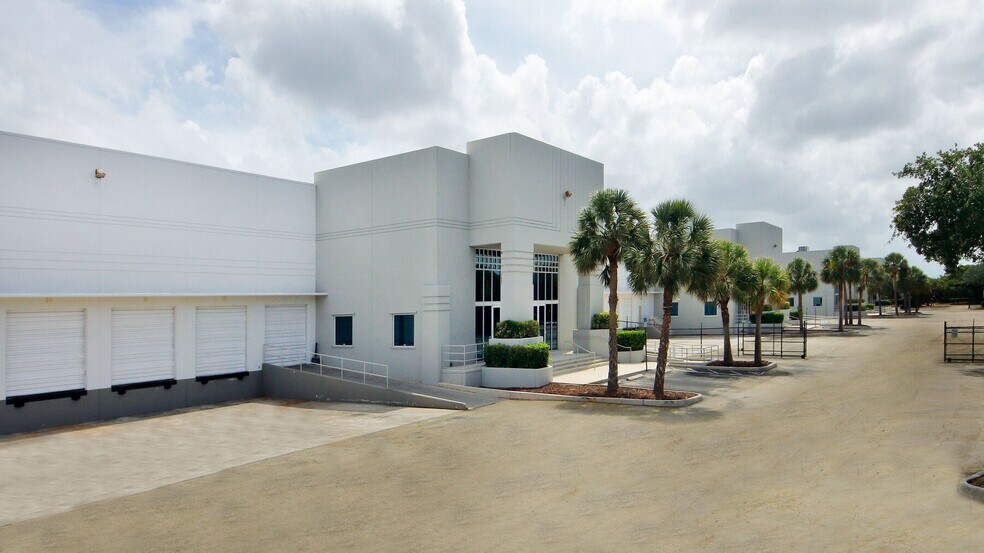 More Photos Of 1300-1380 Park Central Blvd S, Pompano Beach Unknown For Lease