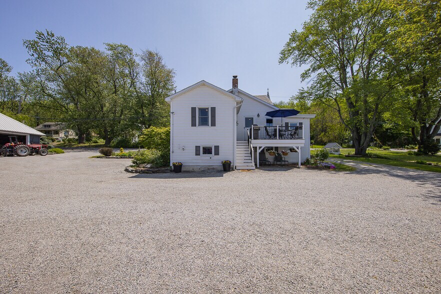 More Photos Of 73 Little York Rd, Warwick Garden Center For Sale