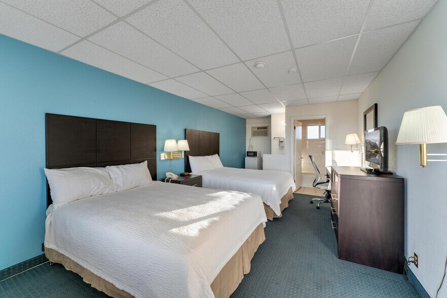 More Photos Of 590 W Main St, Vernal Hotel For Sale