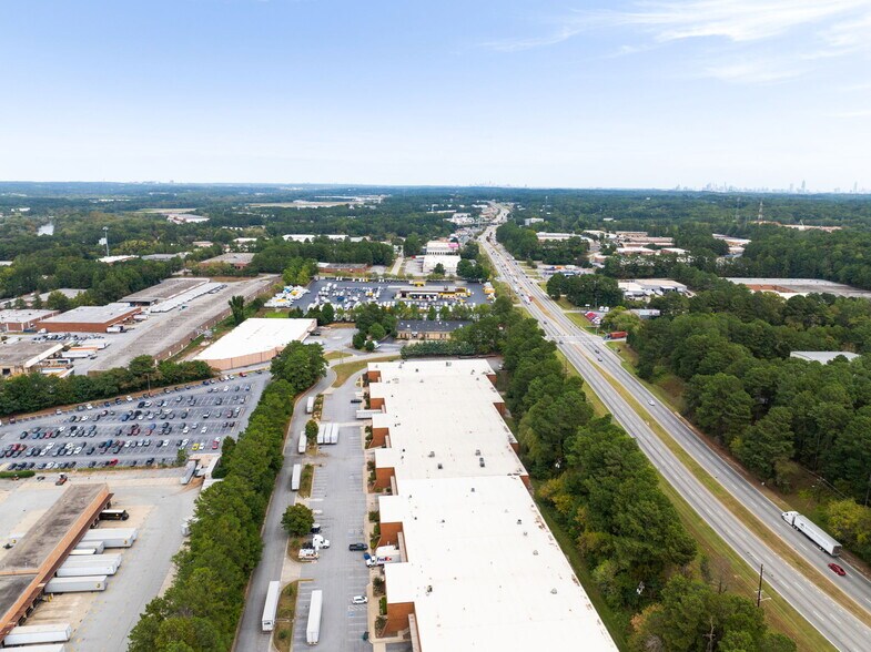 More Photos Of 215 Marvin Miller Dr SW, Atlanta Light Distribution For Sale
