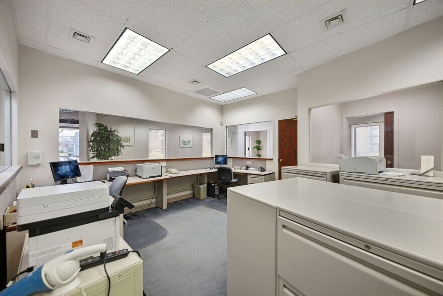 More Photos Of 2814 Franklin St, Michigan City Office For Sale