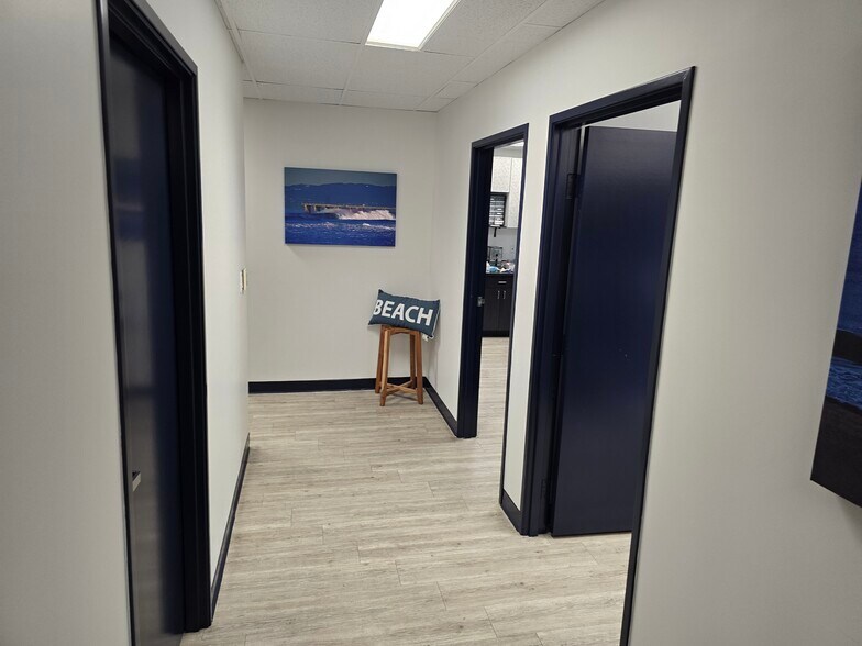 More Photos Of 2220 Lynn Rd, Thousand Oaks Medical For Lease