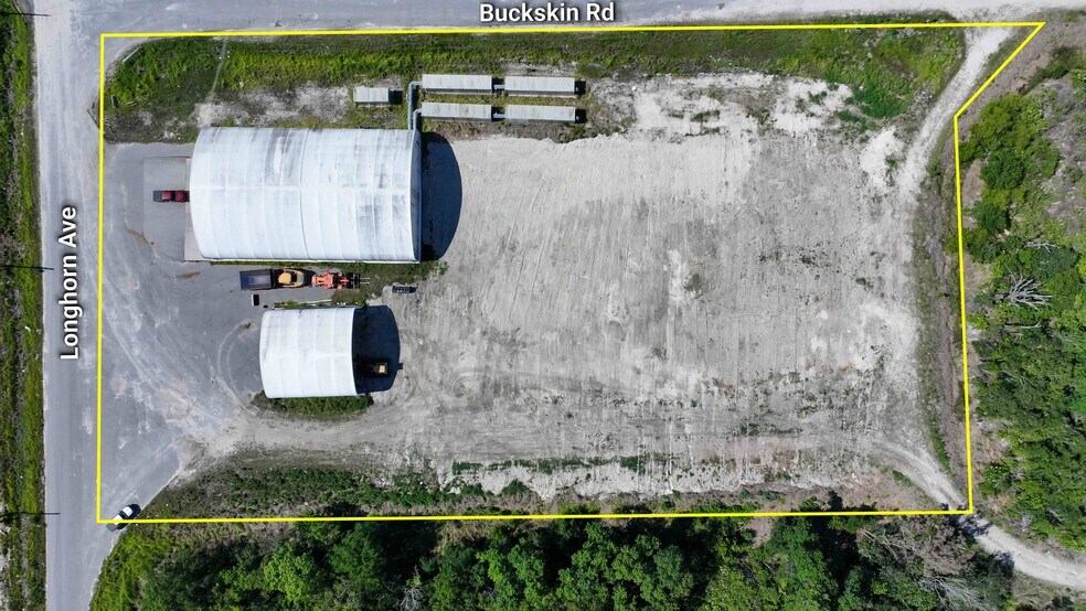 More Photos Of 2010 Longhorn ave, Lakeland Warehouse For Lease