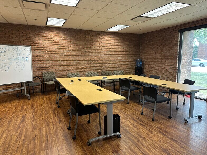 More Photos Of 510 W 172nd St, South Holland Manufacturing For Sale