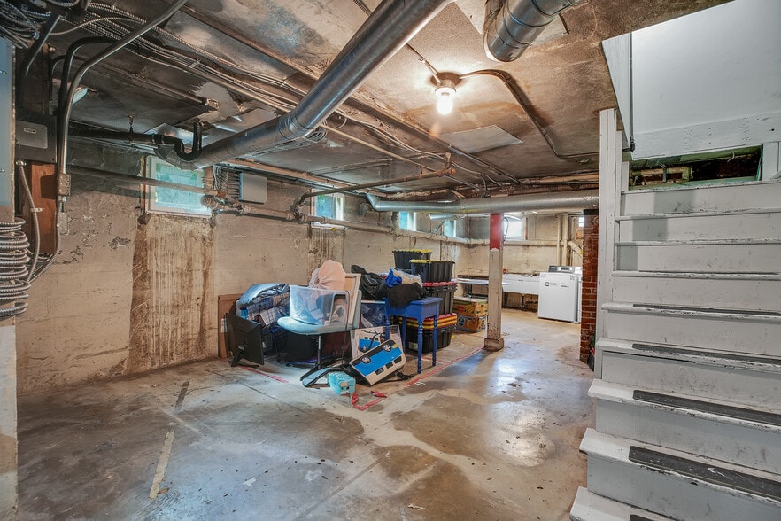 More Photos Of 1626 SE Alder St, Portland Apartments For Sale