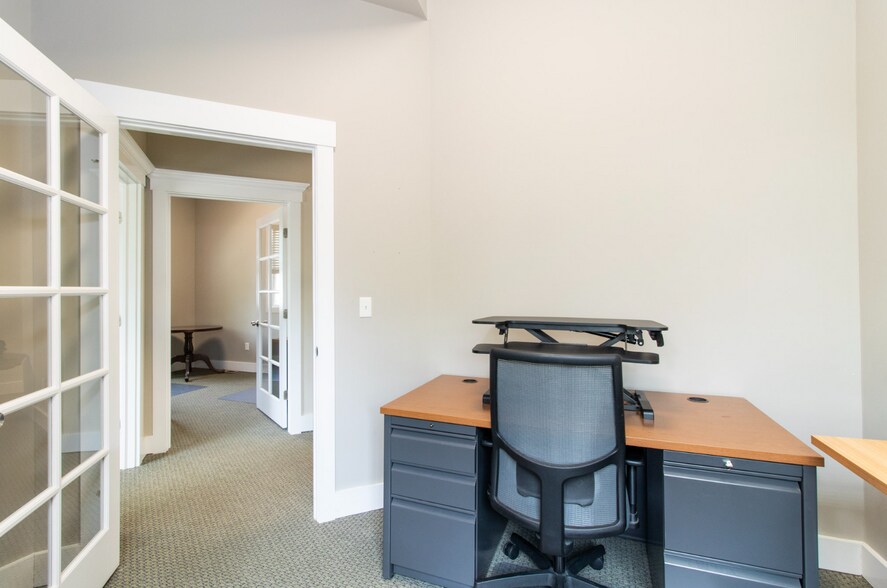 More Photos Of 698 Main St, Branford Office For Sale