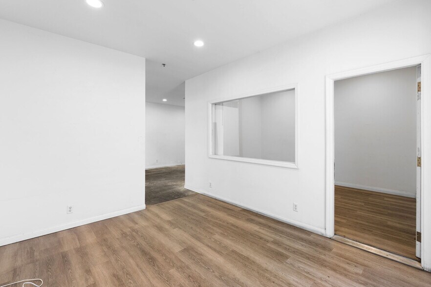 More Photos Of 127-129 S 8th Ave, La Puente Warehouse For Sale