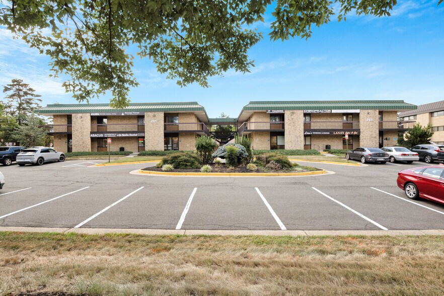 More Photos Of 209 Elden St, Herndon Medical For Lease