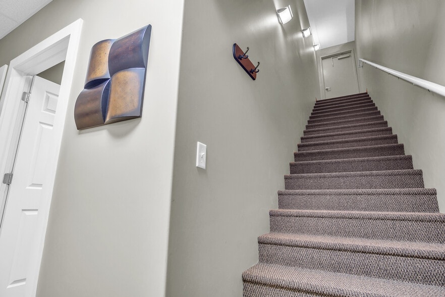 More Photos Of 5308 Parklane Pl, Kearney Office For Sale