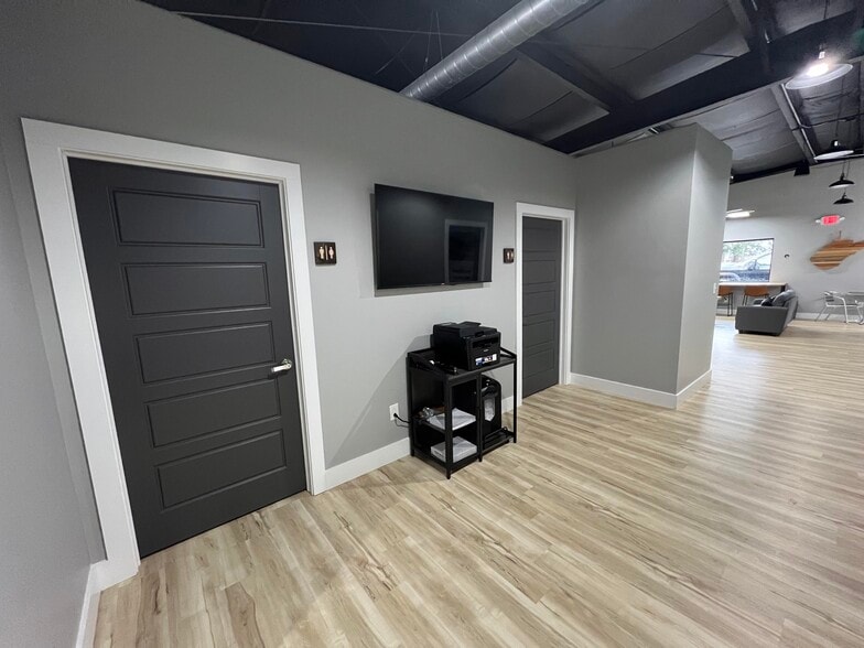 More Photos Of 2701 Main St, Hurricane Coworking Space