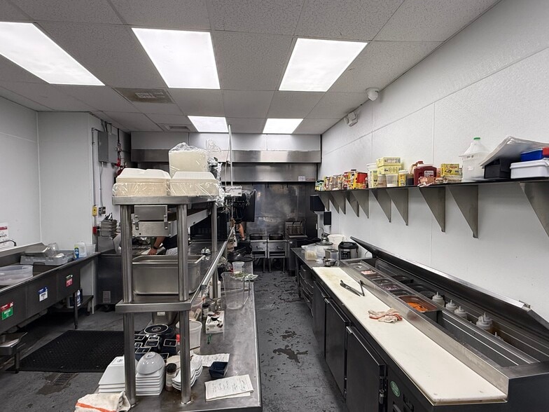 More Photos Of 7325-7371 Lake Underhill Rd, Orlando General Retail For Lease