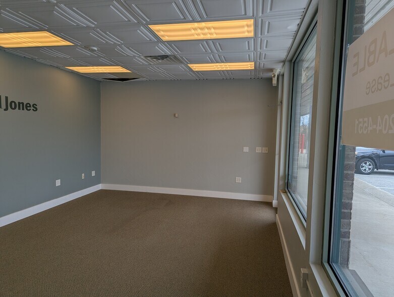 More Photos Of 1449 Green Bay Rd, Sturgeon Bay General Retail For Lease