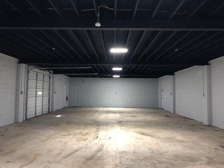 More Photos Of 577 N 3rd St, Hammonton Warehouse For Lease