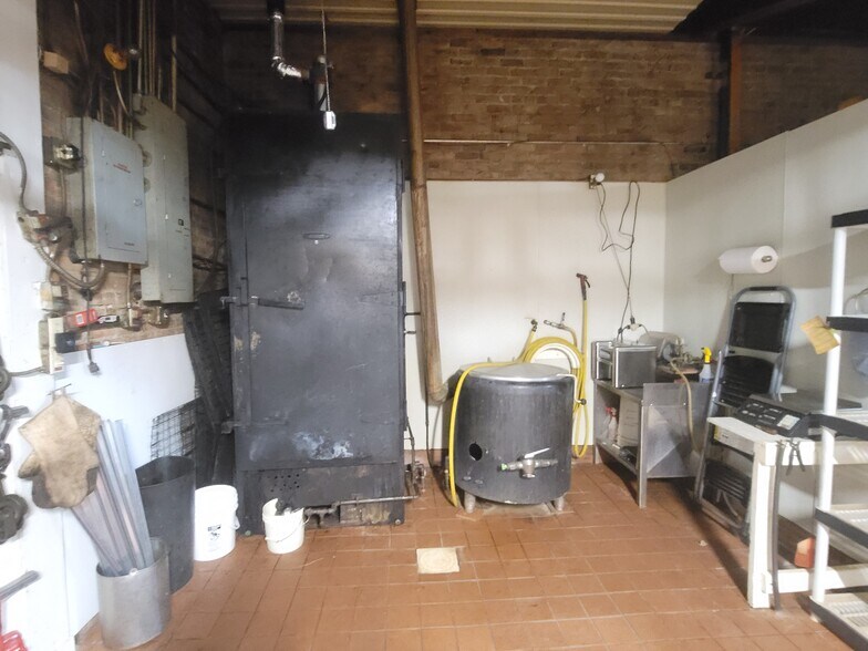More Photos Of 153 Main St, Bowlus Convenience Store For Sale