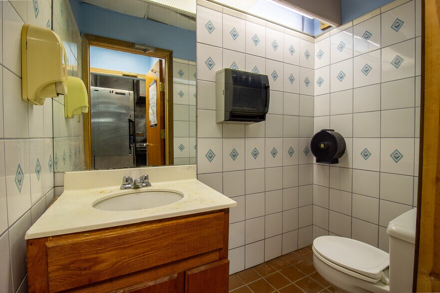 More Photos Of 4061 Richard Gordon Hatcher Blvd, Gary Flex For Sale