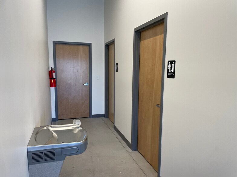 More Photos Of 6333 S Racine Cir, Centennial Light Distribution For Lease