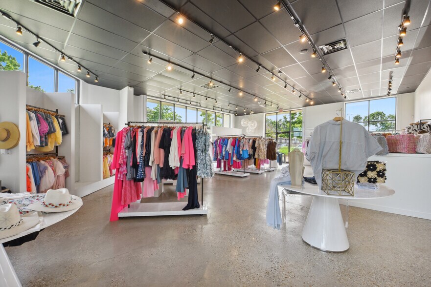 More Photos Of 500 Settlers Trace Blvd, Lafayette Storefront Retail Office For Lease