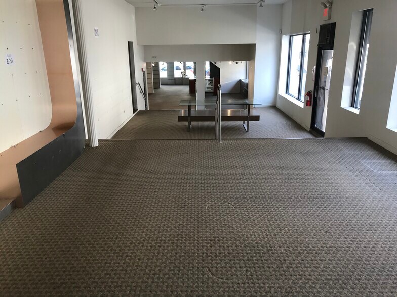 More Photos Of 26 Bergen St, Englewood Restaurant For Sale