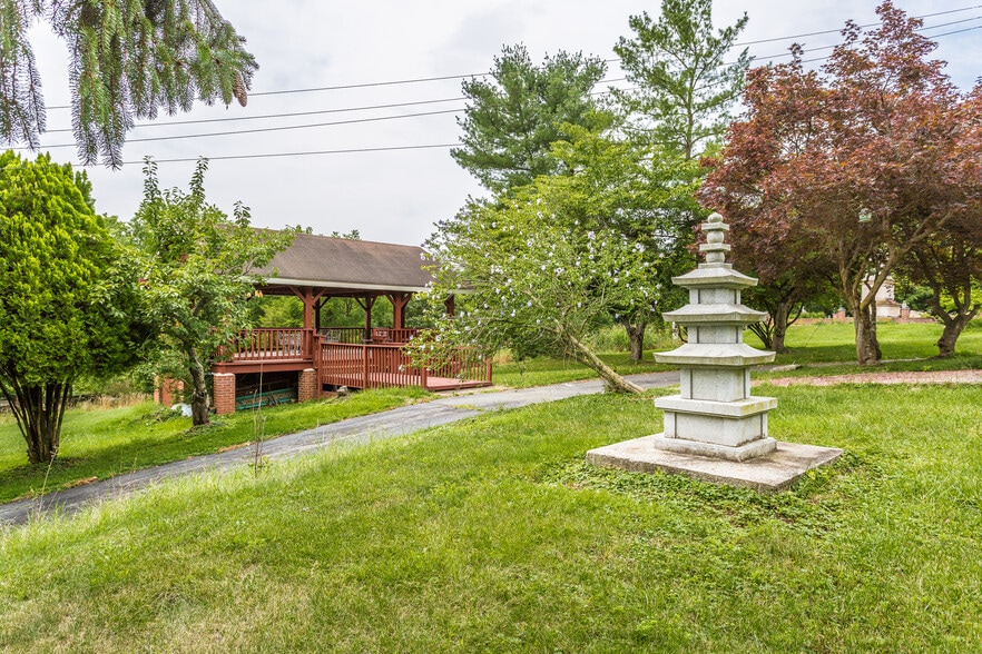 More Photos Of 16817 Germantown Rd, Germantown Schools For Sale