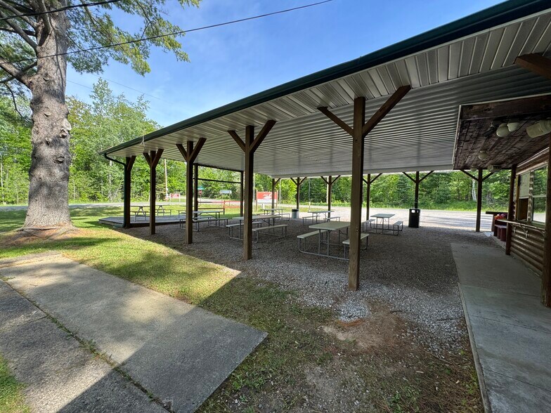 More Photos Of 482 N Sage Lake Rd, Hale Freestanding For Sale