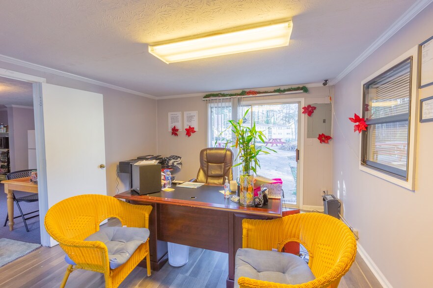 More Photos Of 417 Barton Dr, Forest Park Apartments For Sale