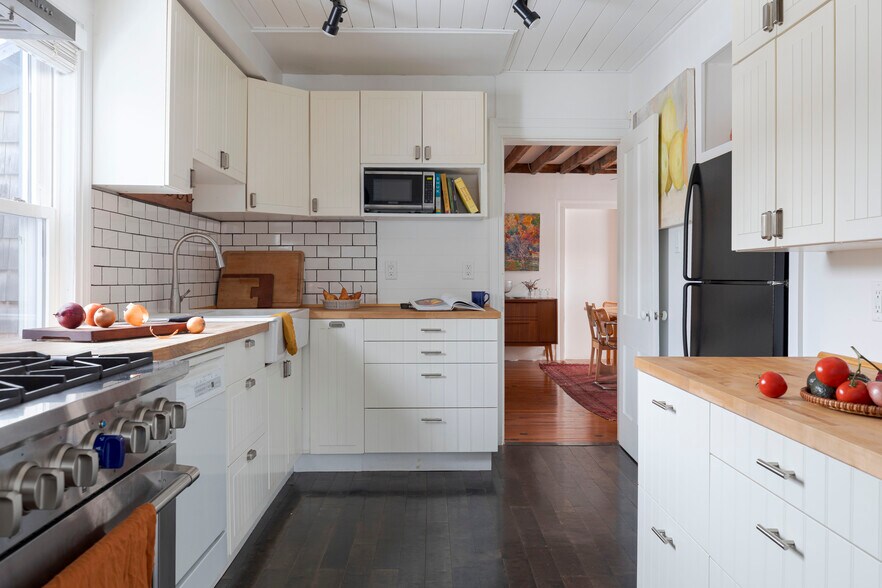 More Photos Of 396 Austin Rd, Jefferson Hospitality For Sale