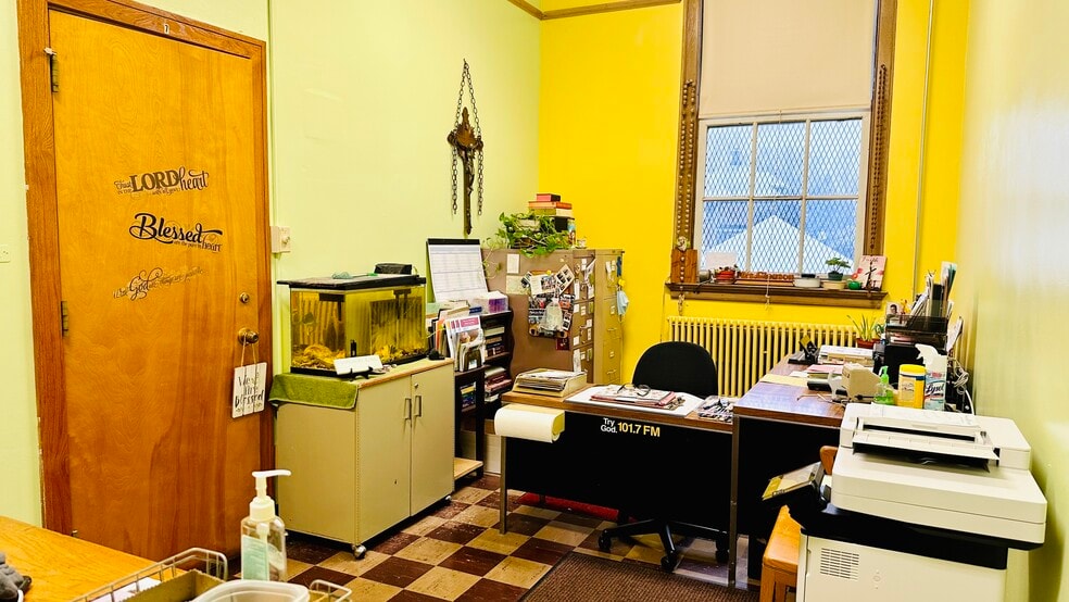 More Photos Of 1018 College Ave, Niagara Falls Schools For Sale