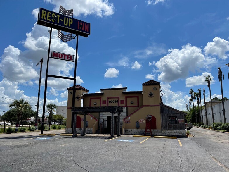 Primary Photo Of 10015 Main St, Houston Land For Sale