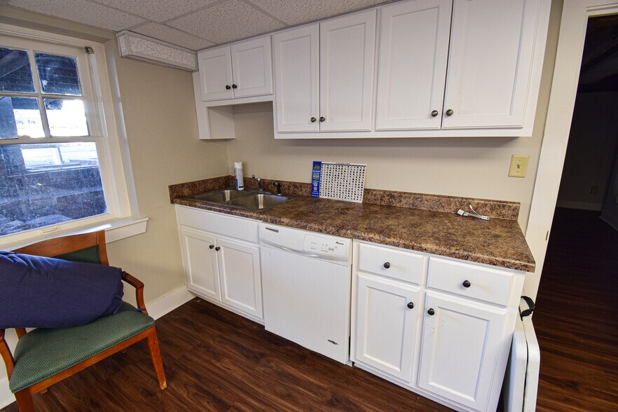 More Photos Of 2606 8th St, Tuscaloosa Office For Sale