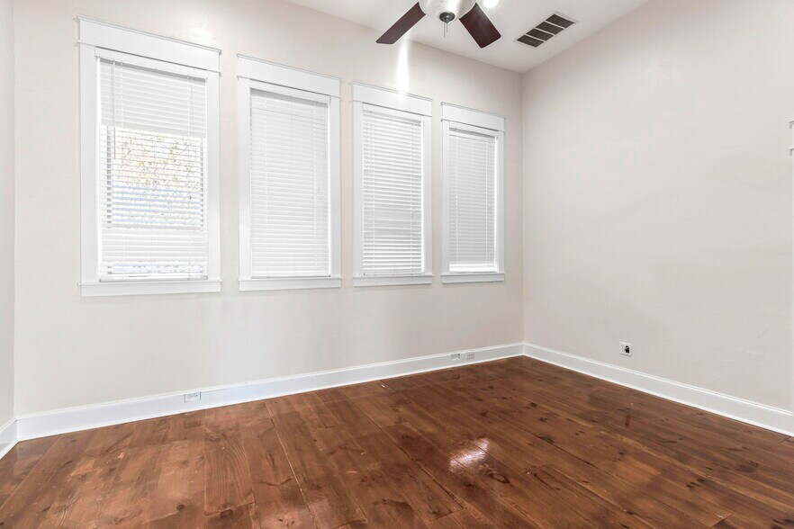 More Photos Of 1420 River Rd, Boerne Medical For Lease