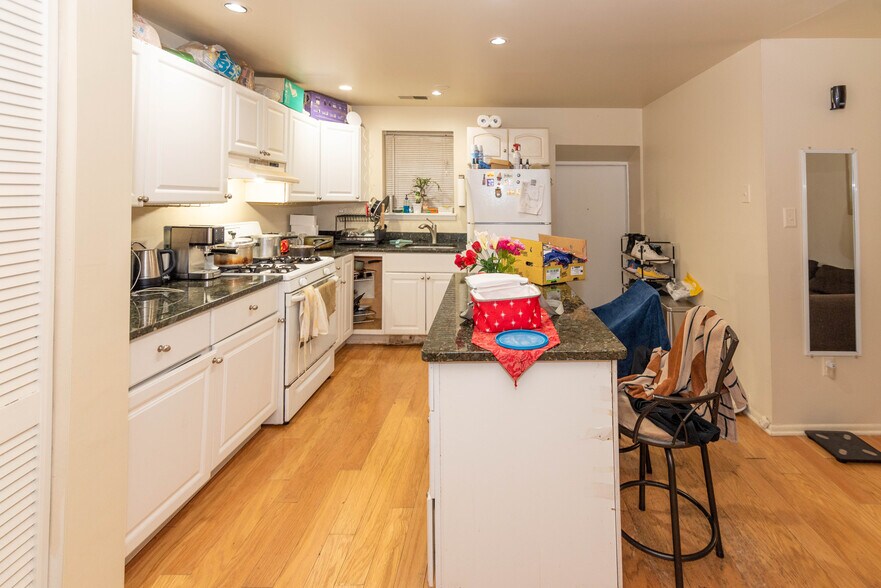 More Photos Of 401-405 S High St, Baltimore Storefront Retail Residential For Sale