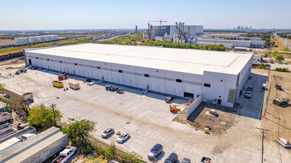 More Photos Of 5260 Blue Mound Rd, Fort Worth Industrial For Lease