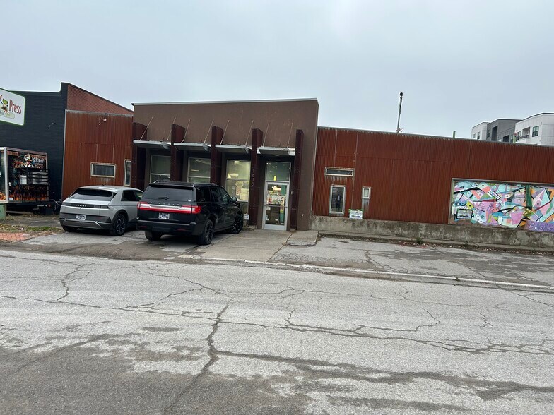 More Photos Of 1618-1626 State St, Nashville Warehouse For Lease