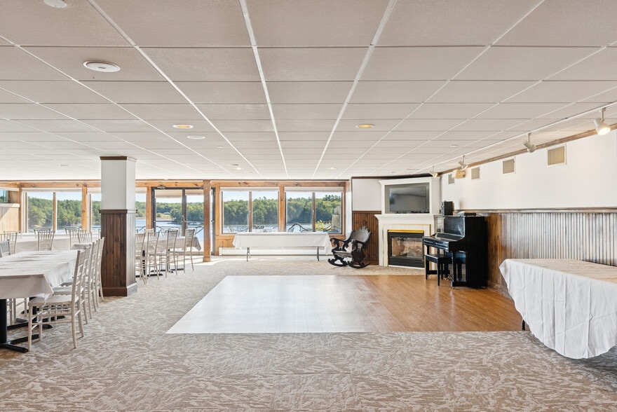 More Photos Of 161 Main St, Woolwich Restaurant For Sale